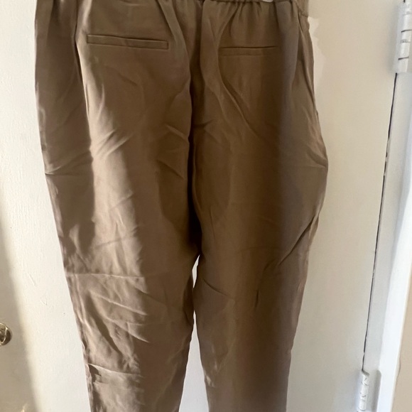 Women’s Halogen Khaki Pants Size L - Picture 2 of 2